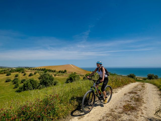 In E-Bike nella Riserva naturale del Borsacchio