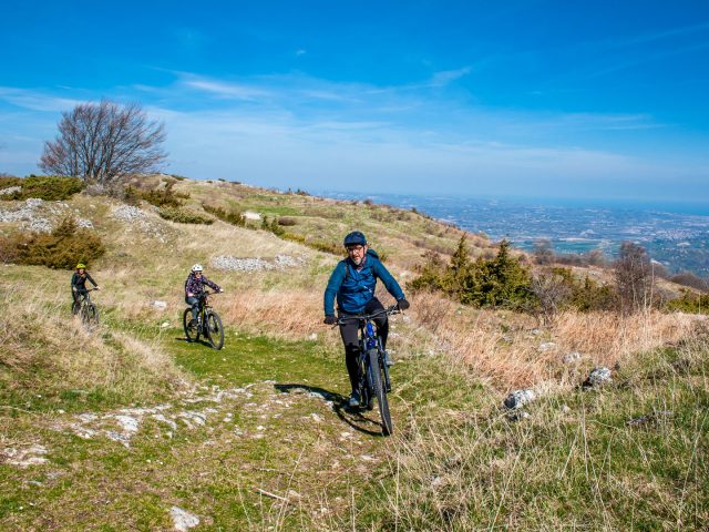 In E-Bike da Serramonacesca a Passolanciano