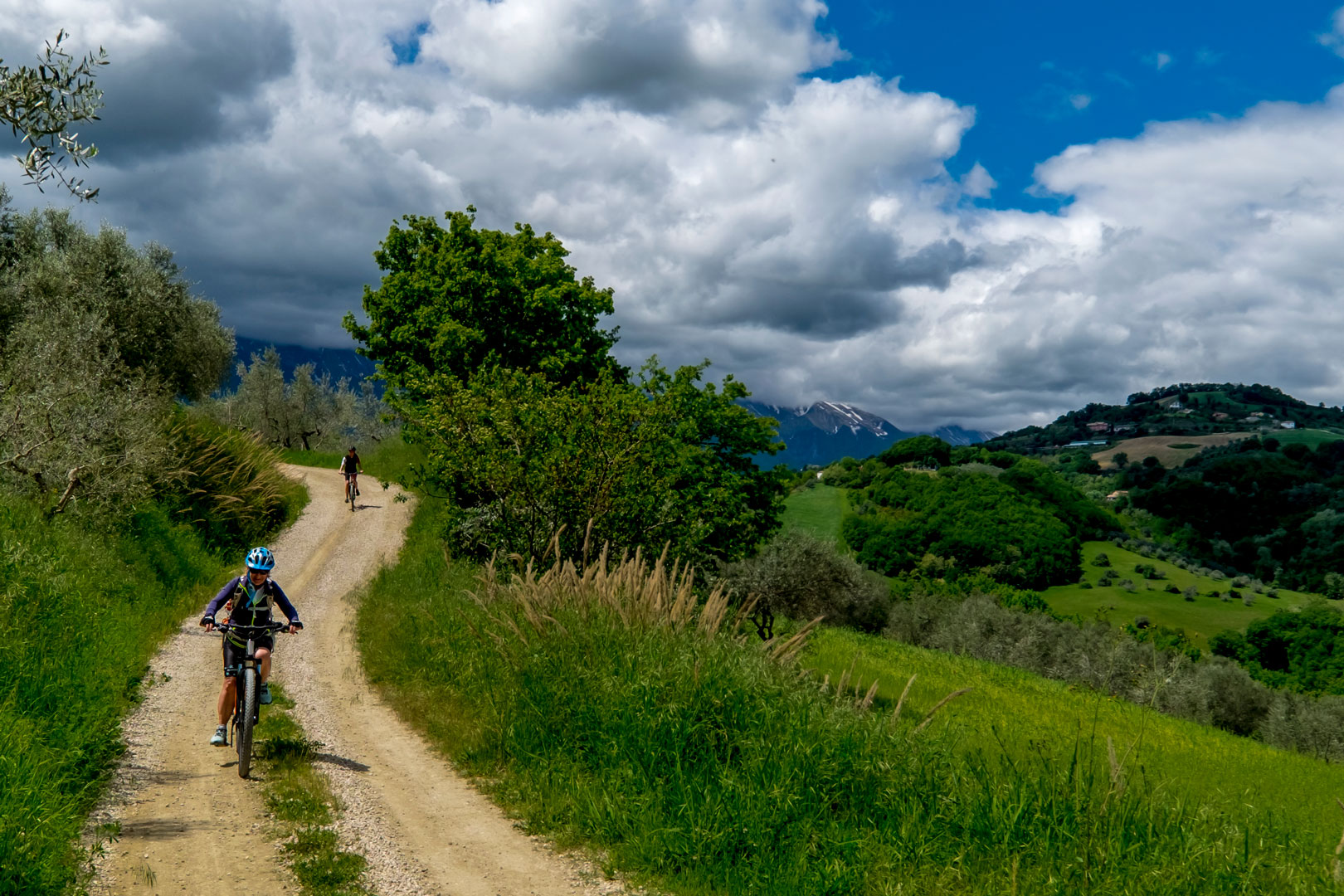 In E-Bike sulle strade Bianche della Alta Val Fino