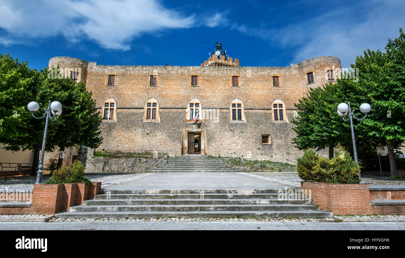 Abruzzo da vedere  - Castello Piccolomini (Capestrano - L’Aquila)