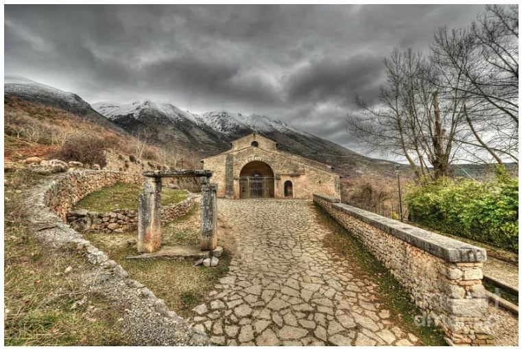 Abruzzo da vedere - l'Abbazia di Santa Maria in Valle Porclaneta